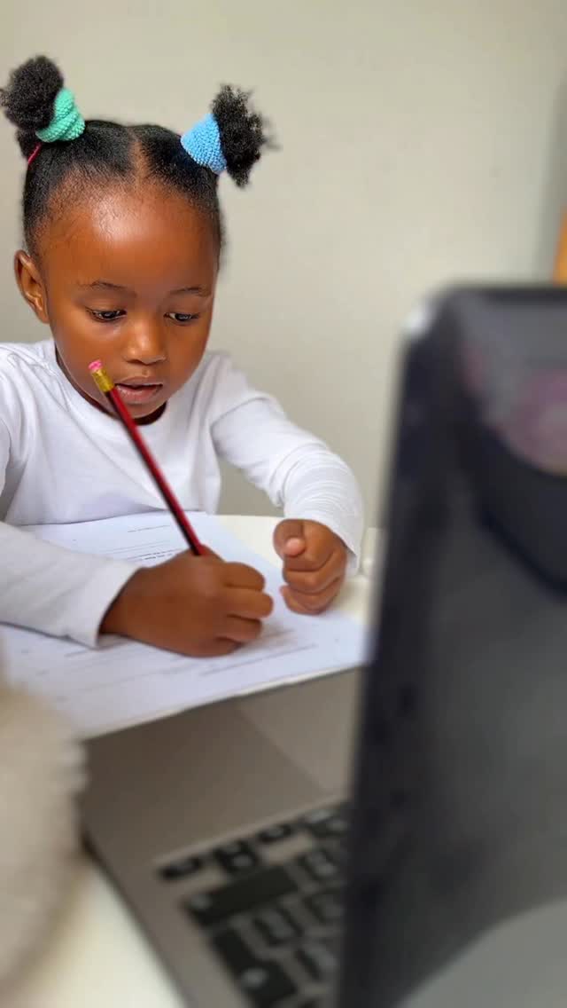 📚 A Day in Class with Lethu!
This is what a 9AM English class looks like at Ntombi Bhengu Academy! From reading stories to practicing new words, our Grade 3 and up learners have fun while building confidence in reading. 💻✨
🎄 December Holiday Online Classes
🗓 8–12 December | 4PM daily
💻 Sign up now at www.ntombibhengu.com
Let your child fall in love with reading this holiday season!