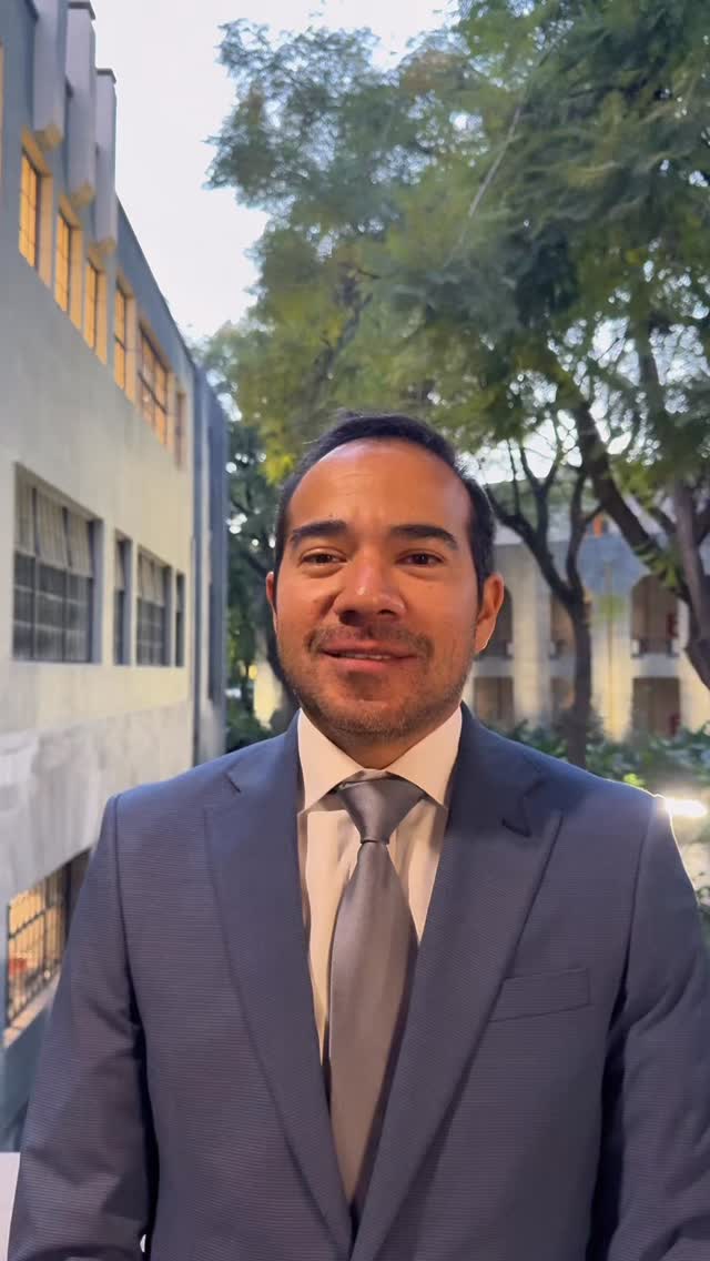 El Dr. Jesús Espinal Enríquez, ganador del primer lugar del Premio AMSA 2025, fue reconocido por su proyecto “Uso de la inteligencia artificial para la estratificación y predicción de riesgo en pacientes con leucemia linfoblástica aguda de células B”, desarrollado en el Instituto Nacional de Medicina Genómica (INMEGEN).
Un trabajo que refleja cómo la innovación y la investigación científica pueden transformar la práctica médica en beneficio de más pacientes.
#15AñosAMSA #PremioAMSA2025