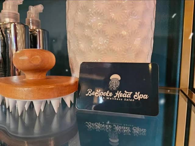 Gift cards make the best gifts! We have two options to make gifting easy. You can stop in for a gift card, or you can visit our site bespokeheadspa.com, click on BOOK NOW and order online!
#holidays #headspa #springfieldmo #scalpcare