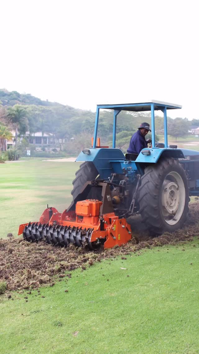 Last week we did a mini-demo of the Shaktiman power Harrow at Borrowdale Brooke golf course. It’s made to efficiently achieve deep tillage and minimize soil compaction and as you can see, it does just that ✔️