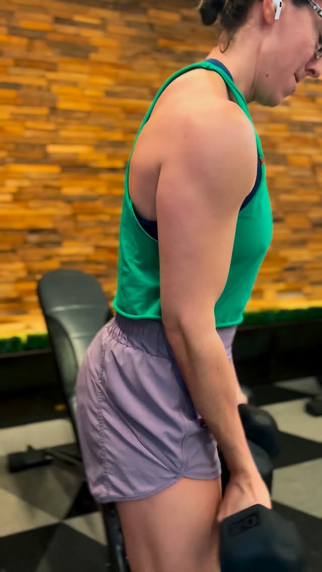 Art ➡️ yoga ➡️ weight training….but always teaching and mountains.
I love helping my clients find gratitude for their bodies and all they are capable of.
It’s not ONE workout that’s going to change your life, it’s the compilation of it all…the twists and turns and morphing along the way. 😘