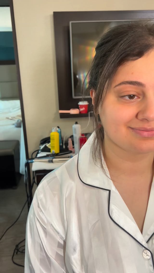 What a beautiful bride! Sara looked gorgeous in her pink tones, mA 🩷
makeup by @glambyjo__ hair by @stylesbyjulia__
#browsbyjo#glambyjo#eyebrows#lip#threading#waxing#tinting#shaping#beautiful#binbrook#hamilton#gta#makeup#hair#clients#business#charlattetilbury#tooface#hudabeauty#fantybeauty#nyx#stilla#loreal#laneige#makeupbymario#makeup#wedding#love#creatingmemories