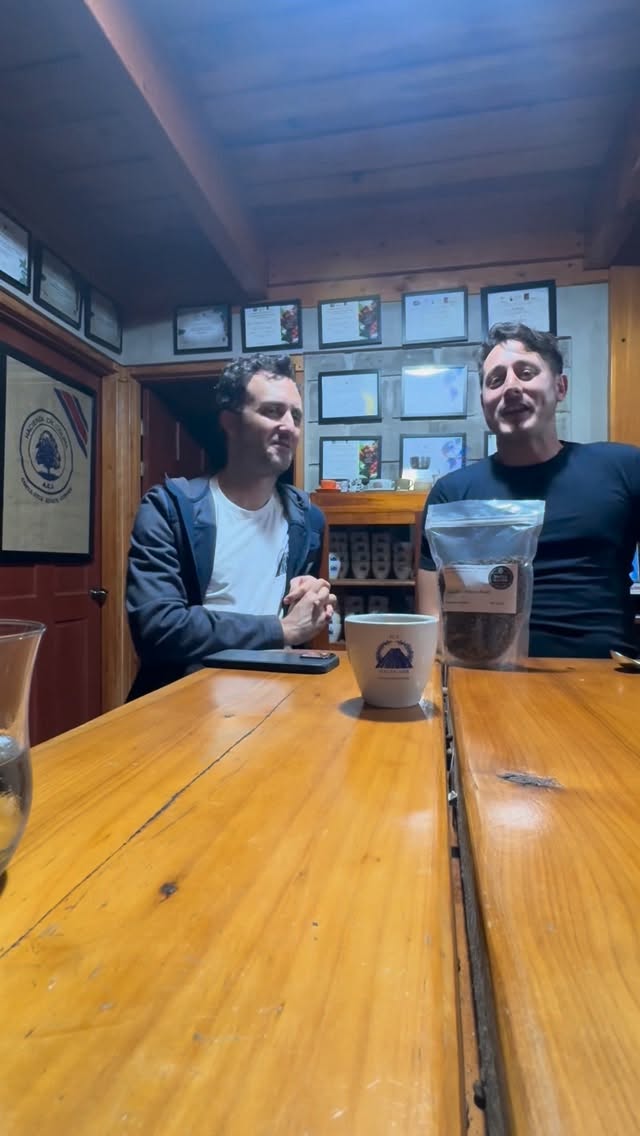 🇨🇷Visiting Volcán Azul, Costa Rica
This week we had the pleasure of visiting Volcán Azul @volcan.azul , one of Costa Rica’s most iconic coffee farms.
Together with Alejo Castro, we spent an afternoon cupping and exploring the exciting new harvests coming soon.
We’re thrilled to announce that we’ll soon be bringing to Ojo de Café the farm’s very first decaf coffee, a Caturra variety with all the sweetness and clarity that Volcán Azul is known for.
An inspiring visit that reaffirms our commitment to working directly with producers and sharing exceptional coffees with our community here in Switzerland.
#OjoDeCafé #VolcánAzul #CostaRica #SpecialtyCoffee #DirectTrade #CoffeeLovers #SwissCoffee #Caturra #Decaf #Cupping