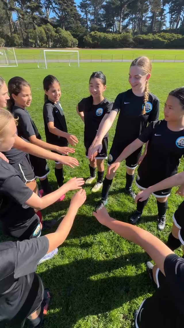❤️Heart did an amazing job today in the heat wave! They won 6-1 without any subs and have been dominating their season! We’re so proud and can’t wait to see what’s next for this team! ⚽️🔥✨
#girlsleadinggoals #sfsoccer #glg #sanfranciscosoccer #girlssoccer #youthsoccer #sfys