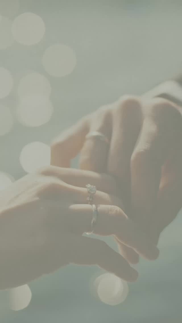 💍 ¿Te casas en 2026 y quieres una boda única?
Diseñamos toda tu papelería y detalles de boda 100% personalizados:
invitaciones, meseros, minutas, etiquetas, seating plan y mucho más 🤍
🎨 Creamos un diseño exclusivo según tu estilo y lo adaptamos todas las veces que necesites, hasta que sea perfecto.
🎁 Promoción especial: 10% de descuento para los primeros 15 pedidos
(acumulable al descuento por cantidades de nuestra web).
⏳ Oferta válida hasta el 31 de diciembre.
✨ Solicita tu diseño por solo 10 € (que se descuentan en tu pedido final).
📲 Rellena el formulario en el enlace de nuestra bio y empieza a crear la papelería de tu boda soñada.