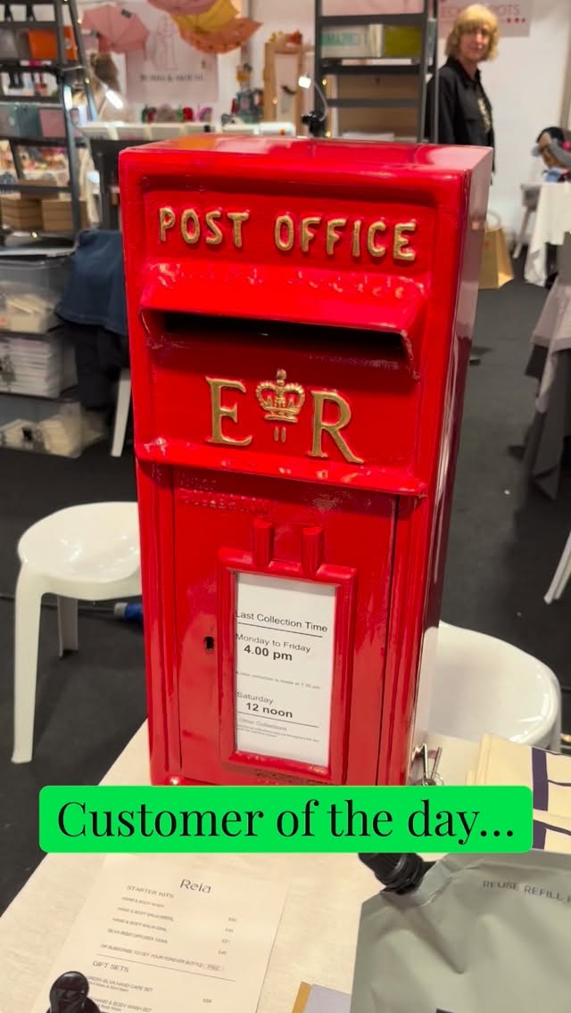 It’s day three at Christmas in the Cotswolds.
And my favourite customer of the day is the lady who came to my stand and said “hello Spritzblue - you are on my shopping list.”
Thank you lovely customer!
@cotswoldfair