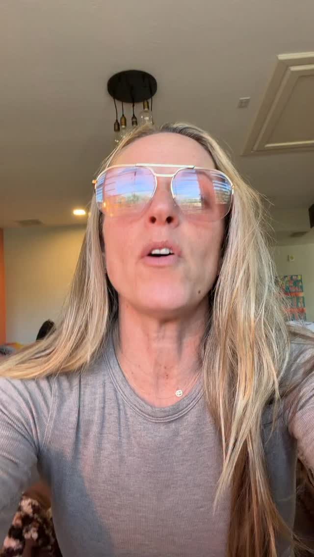 I’m gonna practice gratitude for the next 18 days in a different way every day. I’m gonna share the different ways I’m practicing, so if you wanna join me, feel free! Check my stories for the daily themes!
#18daysofgratitude
1. People who practice gratitude are shown to be happier people.
2. when you practice a strength, like gratitude, in a different way every day, you have richer, longer lasting effects.
3. gratitude is contagious so that when you share it, other people feel it too. So I will be sharing it here.
#gratitude #gratitudepractice