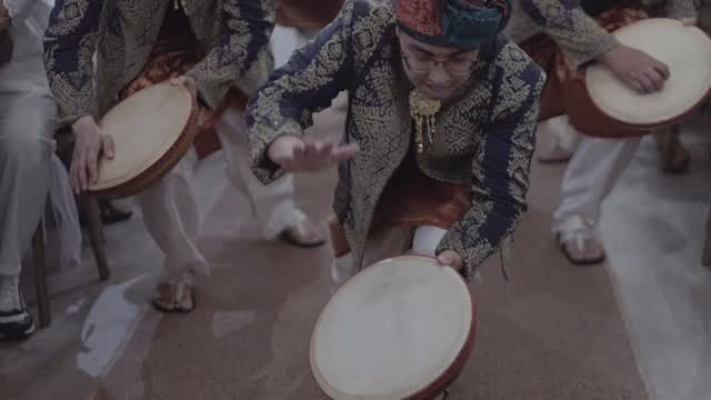 For Amirul & Fatehah,
A glimpse into their beautiful celebration at @baylaurel.twelve, full of energy and everything that makes their day!
Photo by @nafimages @fadlysalleh @aminwilshr
Video by @ruzannarj @azzzmi.sulaimi
Edited by @faiosman
