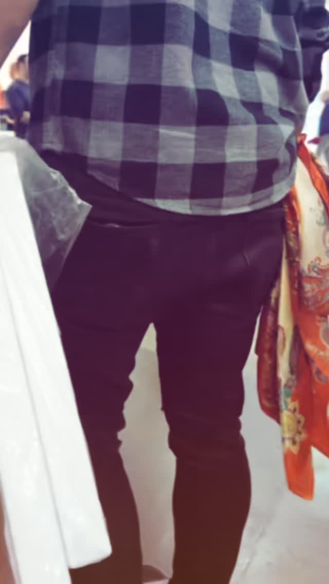 To the boy who dreamed of coloring the world—
They doubted the vision,
but you became the proof. 🎨
Your colors still guide my hands,
reminding me the dream was always real.
🎥 @chavezmedia.llc
🎨 @thesuperfair
📍 @sandlotdowntown
#ViewsByStokes #DearYoungerMe #ArtistJourney #FullCircle