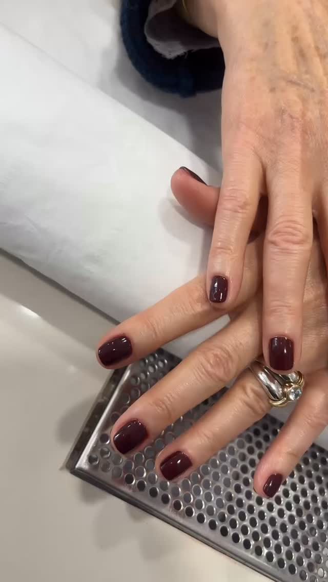 On craque pour la nouvelle collection automne hiver 1944 ! 💅🏼
📍 Disponible chez Imane Beauty. @sabine.renner59 @1944paris #imanebeauty #1944 #nouveautée