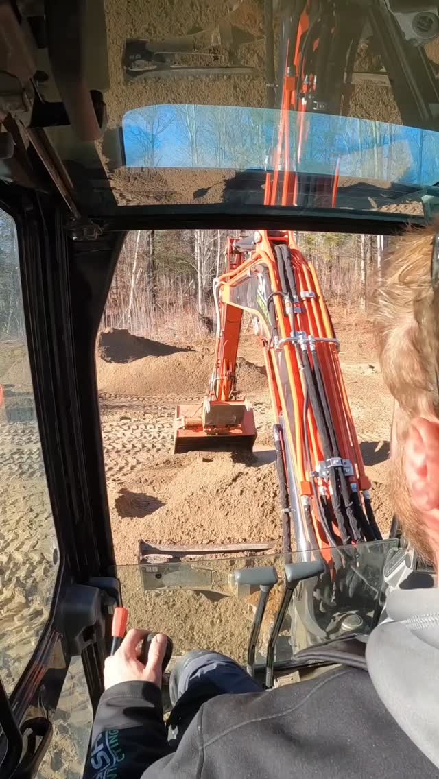 Building pad and a couple of driveways
#heavyequipment #hardscape #miniexcavator #kubota #landcaping #skidsteer #dirtygraphix #dirtwork #excavator #bluecollar #excavatorlife #excavating #digger #lotclearing #grading #kx057 #dirty #dirtyhandscleanmoney