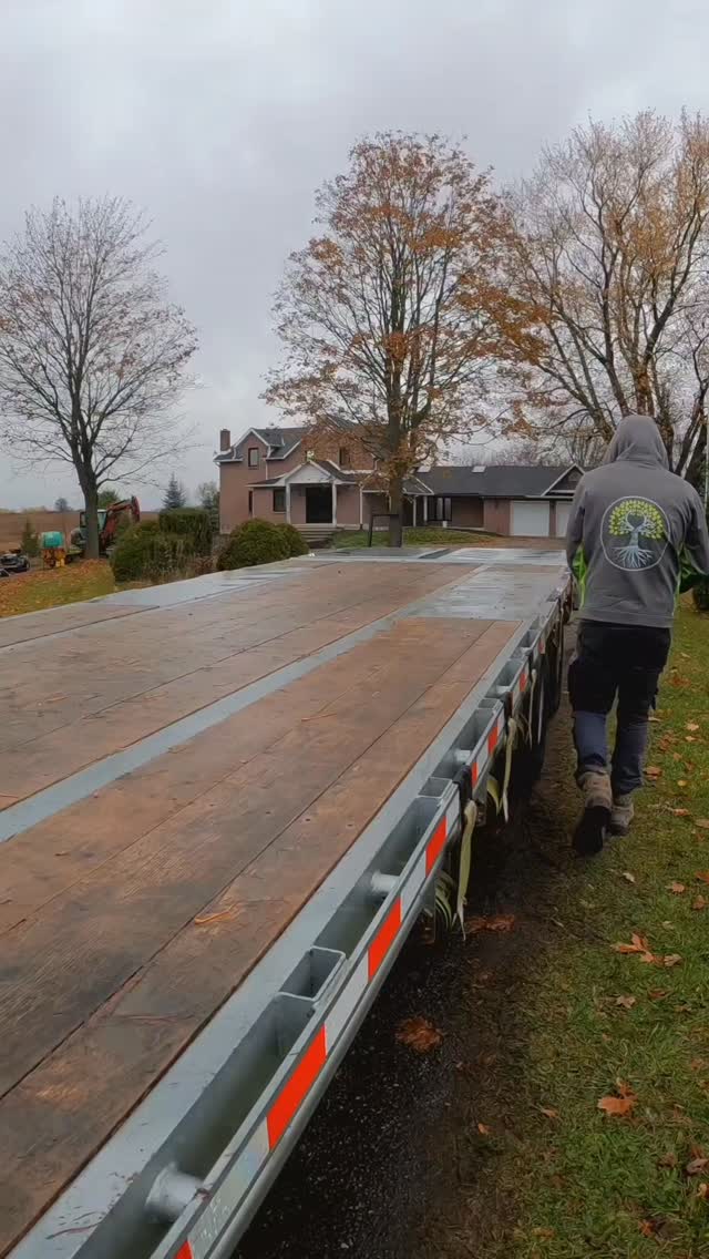 On to the next site
#heavyequipment #hardscape #miniexcavator #kubota #landcaping #dirtygraphix #dirtwork #contracting_company #bluecollar #dirtyhandscleanmoney #fordtrucks #builtfordtough #hotshottrucking