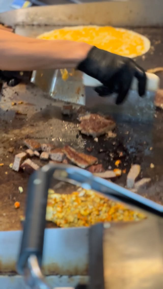 🔪 Precision. Technique. Flavor in every slice.
#tonysdeli #freshcutdaily #tonysnextbite