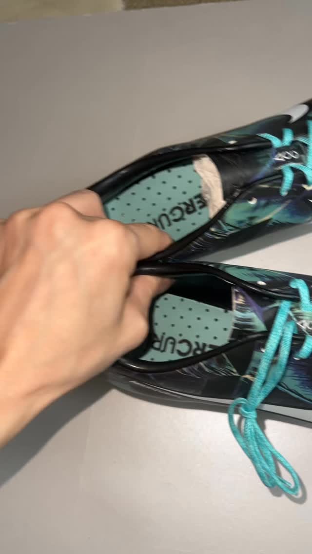 Rainforest rhythm. Explosive speed.
The “Tropical Pack” edition of the Vapor IX delivers jungle-inspired visuals and elite performance in one rare piece. With only 2,500 pairs made per colourway globally, this is as much a collector’s item as it is a pitch weapon. 
Slip into this UK size 9, take off in seconds, and leave the opposition lost in a whirlwind of style and pace.
#NikeMercurial #VaporIX #TropicalPack #RareBoots #BootCollector #SpeedBoots #BootsFinder #FootballBootCulture #LimitedEditionBoots