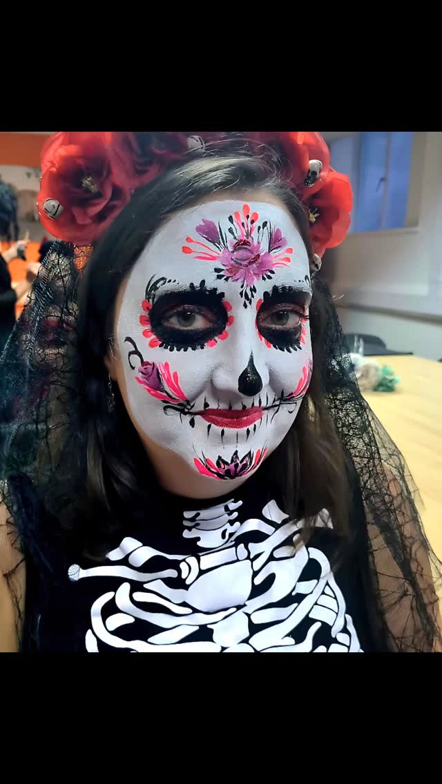 💀✨ Halloween skull magic from Artycat Faces 🎨 some spooky and stunning looks!
#ArtyCatFaces #FacePaintingLondon #SouthLondonArtist #HalloweenMakeup #SugarSkullMakeup #SkullArt #HalloweenFacePaint #BodyArtLondon #CreativeMakeup #FacePainterLondon #DayOfTheDeadMakeup #LondonEvents #Halloween2025 #DiaDeLosMuertos #MakeupArtistLondon #FestivalMakeup