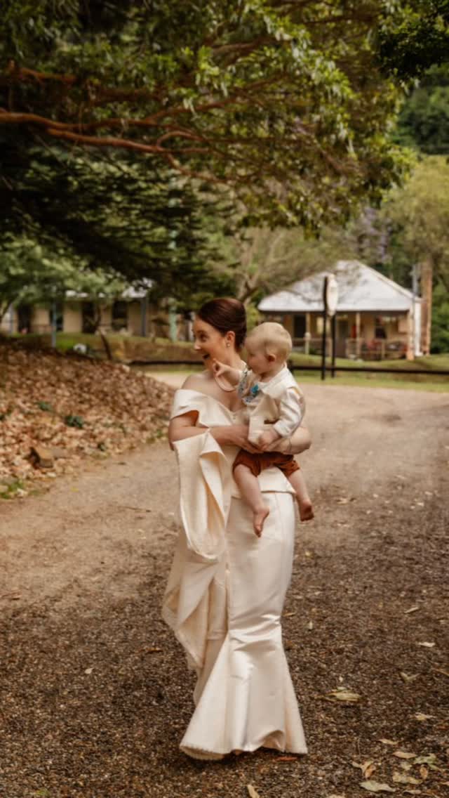 Do you know you can have two love stories in one ceremony. A deeper way to personalise your wedding ceremony.
🥂For Pete and Rachel, I wrote a naming ceremony for their son to be included within their wedding ceremony early this month, adding to celebrations of the rhythms of family. I loved it and was incredible to witness it.
💛If looking for a celebrant for your Wollongong or South Coast wedding, let’s chat. I love nothing better than creating a ceremony for couples.
👉Explore more www.beetogether.com.au
Photos @angelaaliceco 👏🏼🤩
Venue @rubys_mount_kembla 💛
#southcoastcelebrant
#beetogethercelebrant
#illawarrabride
#motherhood
#namingceremony
