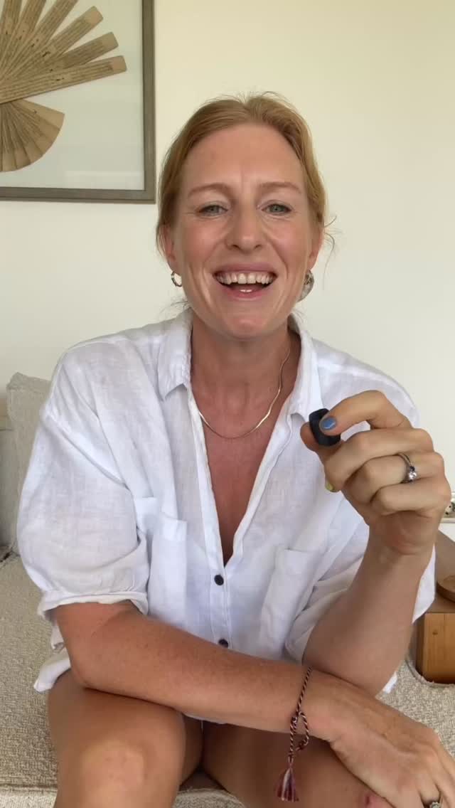 👆Why a full body workout hits the spot for me in the gym.
➡️ Hit SAVE because there are so many useful pointers in this quick chat, including what you actually need to be doing in your sessions in the gym or at home, how to structure things, and why bringing something you genuinely like doing makes a massive difference.
🔥 For me, full body training wins most of the time.
The benefits of a full body workout include:
• Hitting all major muscle groups in one session
• A clear structure to follow
• Great for consistency and momentum
• Perfect if you only have a couple of sessions a week
• Easy to adapt at home or in the gym
💪🏼The type of person who might love these: busy people who want to feel strong, anyone who isn’t in the gym five days a week, and people who enjoy that “I’ve trained everything” feeling.
The benefits of specific body part training programmes include:
• More volume for each muscle group
• Great for people with specific strength or physique goals
• Helpful if you have time for multiple sessions each week
• Useful for breaking through strength plateaus
💪🏼 The type of person who might choose these: people with clear, targeted goals, those who love the gym and have time for it, and anyone working towards something quite specific with their strength.
✅ This is just as relevant for home workouts too. It’s the structure and the intention that matter, not where you do it.
🥰I’m sharing this because so many people STOP BEFORE they ever feel the benefits. Most of the time it’s simply because they don’t know what to do once they get to their session. And that lack of clarity leads to procrastination, lower confidence, a dip in momentum + then we lose motivation to continue.
🙌 If you have any questions, I’m here. I’m so focused on getting as many people as I can moving more regularly, lifting weights, and feeling fitter, even if you’ve never exercised in your life.
Rosie