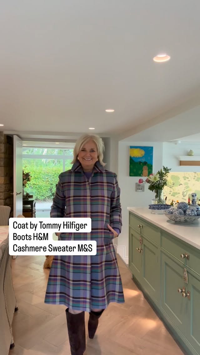 Winter doesn’t have to be grey, your coat can be the joy-bringer. ✨
A pop of colour not only lifts your mood, it transforms even the simplest outfit (and yes… covers a multitude of sins underneath!).
If there’s one piece to push the boundaries with, it’s your coat.
Be bold. Be seen. Stand out beautifully and effortlessly.
Not sure where to begin, I’ll happily help. Drop me a DM or book a free discovery call, you’ll find the link in my Bio 💫
#TheEffortlessEdit #ColourConfidence #WinterStyle #BrightCoats #JoyfulStyle #StandOutInStyle #EffortlessOutfits #ColourPsychology #ChicLayers