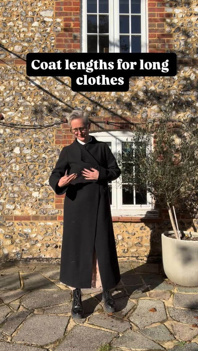 When wearing long clothes, wear a long coat to keep the lines clean or a short jacket to show off the clothes themselves.
Medium length coats can chop you off halfway down the legs and, with this particular skirt, make you look like you’ve escaped from somewhere and run off in your nightie.
#personalstylist #over50style #styletips #styletipsforwomen #winterdressing
Joyful dressing long dresses long skirts styling with joy rediscover your joy in clothes