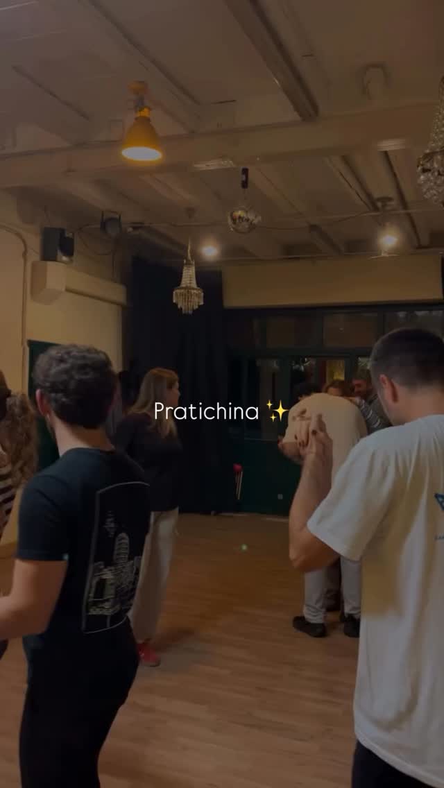 Vieni a ballare con noi!!! ✨
Quando?
Dal 19 novembre dalle 19 alle 20
NUOVO CORSO PRIMI PASSI a @spazioaltrove_ 🌰
Per info: 3279408598