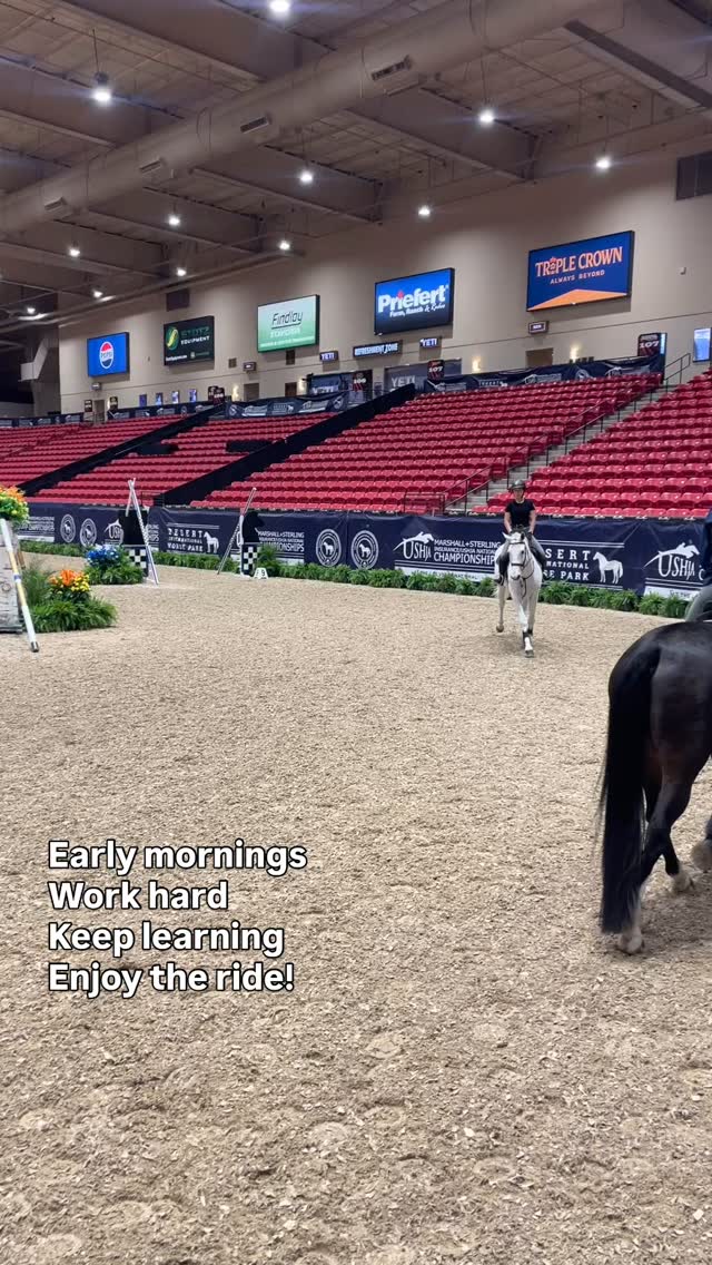 Early morning (5:30am) rides/lessons to feel our horses energy and bodies. This is one of the most important parts of the day! Good luck Team KMT!!! Ride your best🤩