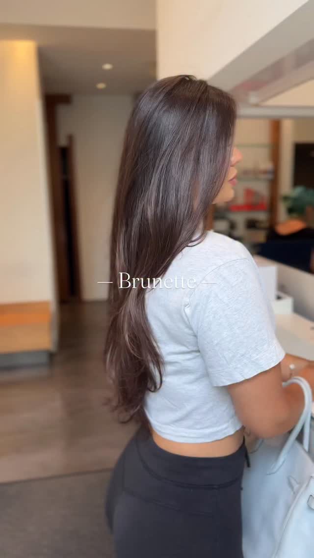 Brunette but expensive
Deep, glossy, Old Money energy
#brunette #oldmoneybrunette #brownhairinspo
