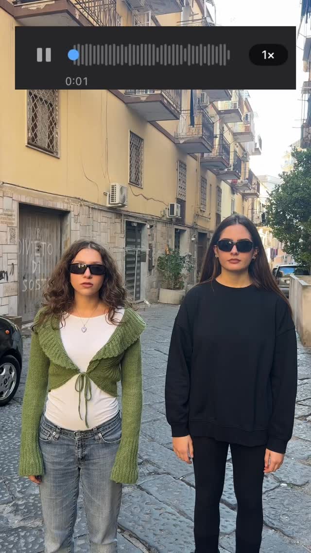 Siamo ancora in tempo per questo trend o siamo in ritardo?
Vabbè tu però sei ancora in tempo per iscriverti ai nostri corsi di recitazione, regia e scrittura!
.
Video di @eliseofusco, con @bru_schetta__ @menaacerreto e @donnarummamistral_