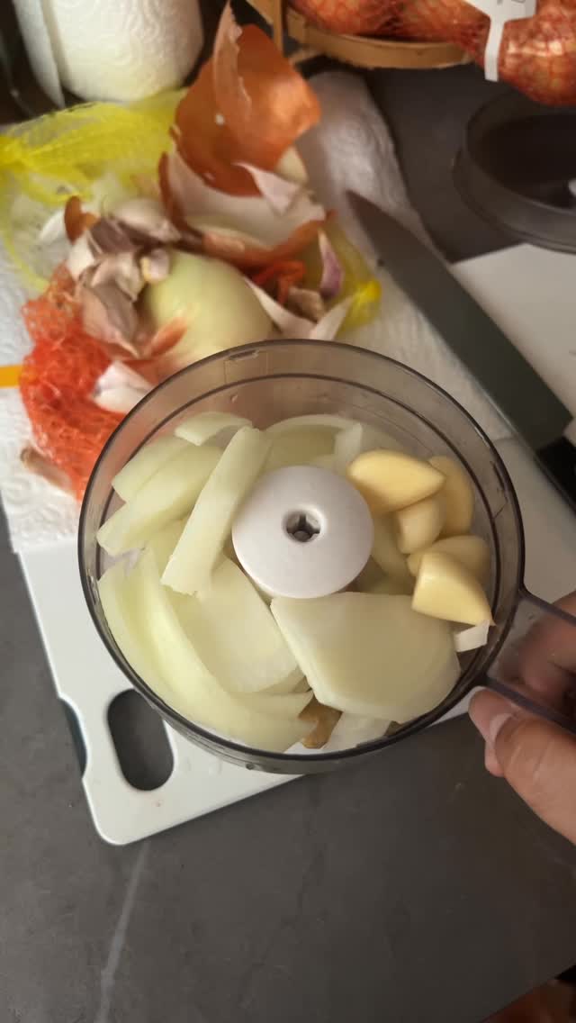 Okay are you team put the protein first before you add water or are you team add the protein after you placed water in the pot to make soups?
#tingkattakeaways #singapore #soups #cooking #easyrecipe