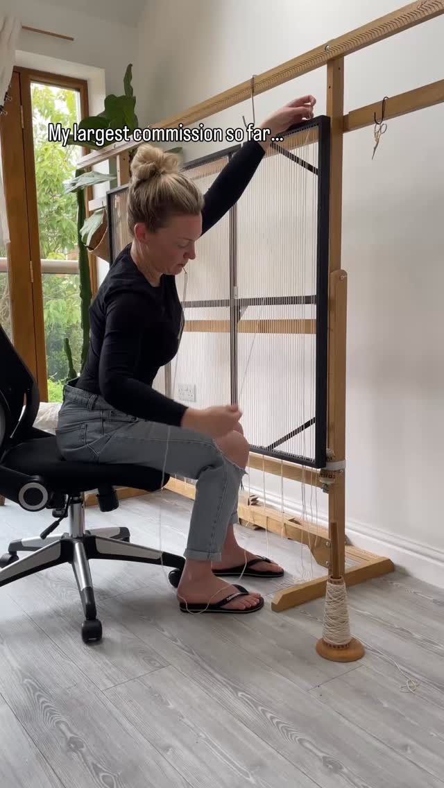 My biggest commission so far, part 1 of a pair 🖤
Full points to you if you can watch till the end (grab your popcorn, get comfy!) and let me know what you think?
This is the largest piece I have made so far… about 750 metres of cotton and over 80 hours of work. From making the frame myself to weaving thousands of squishy knots.
All in the hope of inspiring you the viewer, to feel like you are in nature. Looking into the carved out landscapes of nature, filled with rivers and waterfalls.
At nearly 7.5kg…I will not be doing the ‘one armed spin reveal’ of this piece 😆 I do not want to drop her!
•Do check out my available prints if you haven’t seen them yet (pop me a DM if you’d like the link!)
Gorge 009 (sold)
1m x 1.32m
Solid oak yakisugi (scorched) frame & organic Egyptian cotton woven and knotted.
.
.
.
.
.
www.ellecollins.com
#midlandsartist #wallarts #contemporaryart #artforinteriors #artforinteriordesigners #sculptureart #textileart #artistsoninstagram #artistbehindtheart
#birminghamartist #seascapeart #coastalstyle #texturalart #artforthehome #artcurators #unusualart #subtleart #natureinspired #natureseekers #naturalinterior #naturalart #neutralhome #naturalhome #sustainableliving #sustainablehome #sustainableart #sustainableartist #artcollector #minimalistart #3dwallart