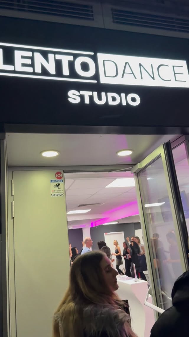 🤍 DANCE WITH LENTO ♥️
⭐️ Quick Results, Flexible Programs ⭐️
⏩️ Pay Per Class ⏩️ No Dance Partner/No Registration Needed
📍 Lento Dance Studio - Traungasse 14, 1030, Wien