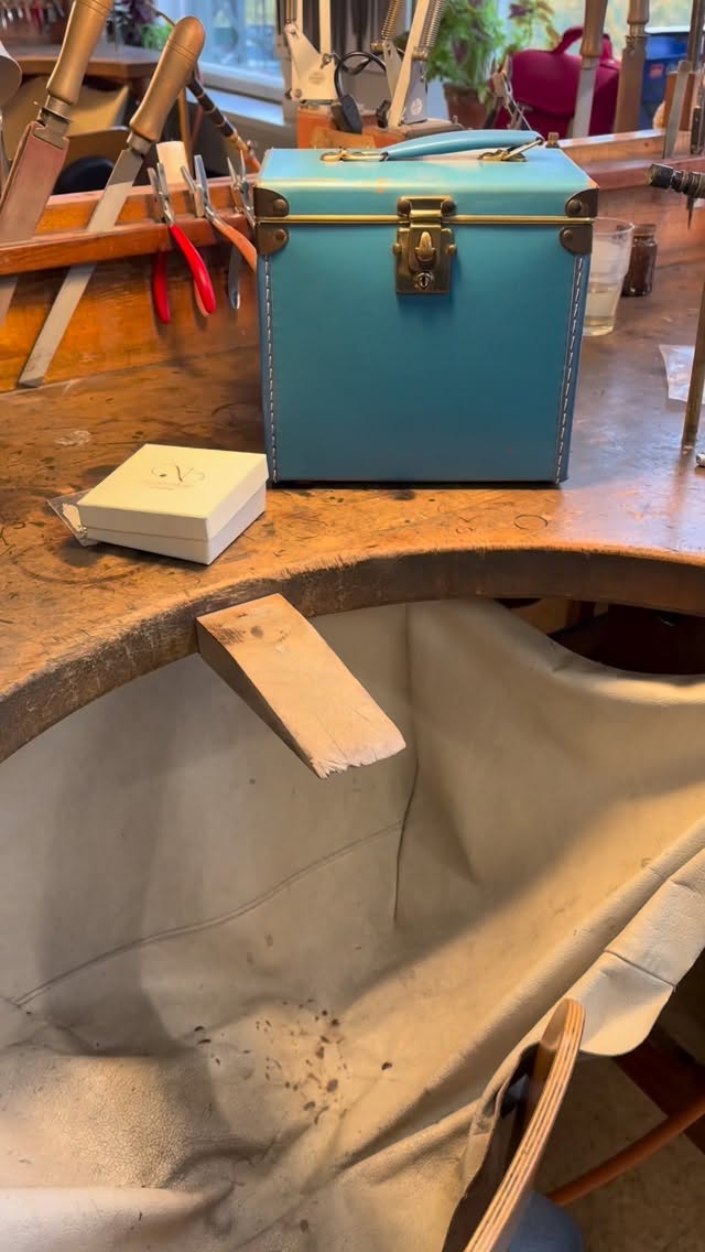 Christmas incoming🎄I’m so excited to already be starting on all your beautiful Christmas orders!!😍
#Smykker #Christmas #handmade #smallbusiness #november_smykker #jewellery