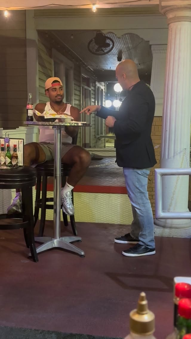 Some of my favorite magic is when the outcome tugs on some heartstrings. @memasalaskantacos #ybor #tampa #magic #magician #tampabaymagic