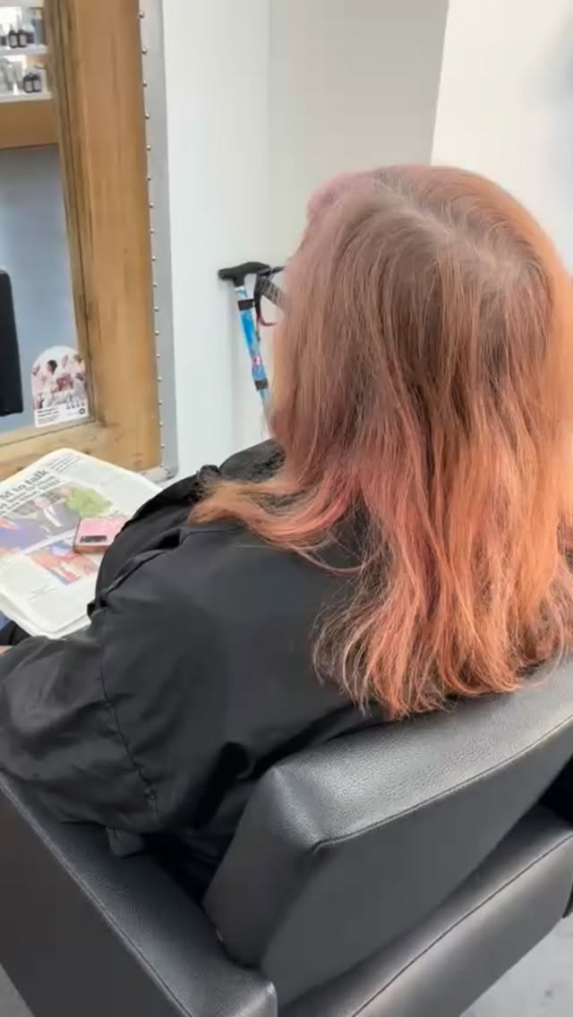 Loved our training day with @sara_educationalanhoward our Quif educator creating this colour using magi:tone and blast… All products by #quif
To be joined by @styledbylois._ was a treat ❤️ we’ve missed you!
Thanks Sara for a great day of learning as always x x
#caragibbshairdressing #magitone #quif #quifhairblast #education #quifeducation