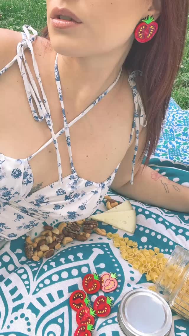 Los Tomates vuelven a estar disponibles en la web.
Pero hay unidades limitadas (súper limitadas, de hecho)
En los últimos eventos volaron, así que no te quedes sin ellos
🍅