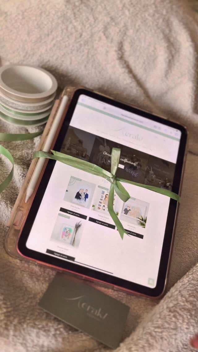 Después de mucho amor, pinceles y café, llega…
🛒 merakilustraciones.com
Y para celebrarlo 🎉 𝟏𝟎% 𝐃𝐓𝐎 𝐄𝐍 𝐓𝐎𝐃𝐀 𝐋𝐀 𝐖𝐄𝐁🎉 hasta el 30 de noviembre (yo aprovecharía para los regalos de navidad 🎄).
#merakiilustraciones #ilustraciónpersonalizada #paginawebprofesional #wixwebsite #regalospersonalizadosespaña #regalosnavideños #inauguracion