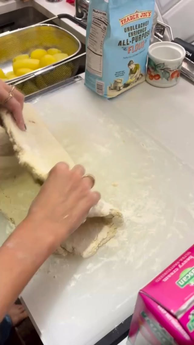 Thank you to everyone who came to our first annual Friendsgiving at @thisisfrankshouse !!! It was the most fun I’ve ever had and us chefs love you all very much. Here’s to more love and friendship and having more filled seats next year 🧡
#Friendsgiving #dinnerparty