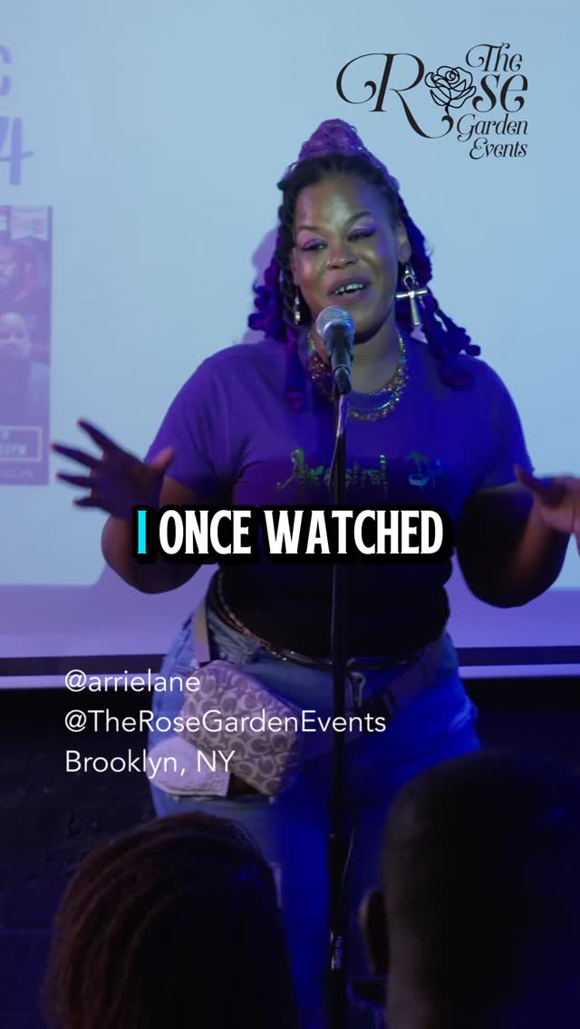 When did we stop imagining so freely? 💭 In this soul-stirring performance, @arrielane reminds us of the beauty in a child’s wonder and the moment we realize we’ve lost touch with our inner child. 🌹
Thank You Arrie! A mother. A poet. A voice that brings nostalgia and healing to the mic.
🎤 See full performances on YouTube ➤ #LinkInBio
#KeepGrowing #SpokenWord #Poetry #OpenMicNYC #RoseGardenEvents