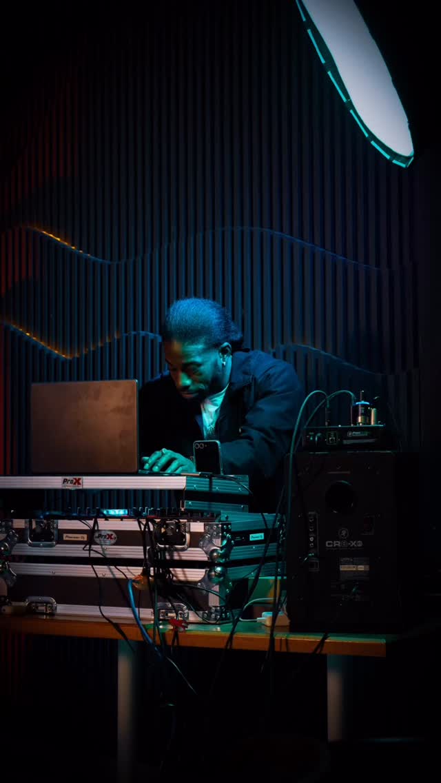 Salute the Sound!
Just an appreciation post for the band of SESSIONS !
These talented musicians volunteer their time to help build this platform for artist in our community. You don’t get to the next level, without this kind of foundation.🎖️
Go follow the band and support their journey:
@jon.a.may 🎷 @jelaniwatson 🪈🎷@thejono 🎸 @jay_on_keyz 🎹@chefarchh 🥁 @lukeskyemusic 🎸@djredz416 🎧