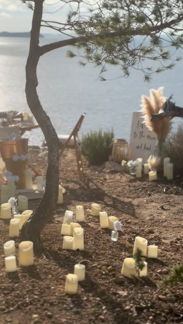 Designing your most meaningful moments. @studiolois for your private dinners, wedding proposals & celebrations. Contact us for bespoke styling 💛
.
.
.
.
.
#picnic #picnics #ibiza #bespokestyling #ibizaevents #weddingproposals #love #dinnerfortwo