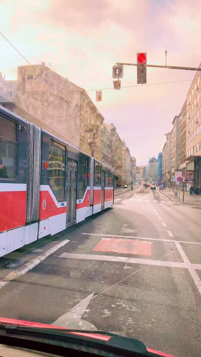 Event v Prahe 🎤✨
Skvelá atmosféra, profesionálne vystúpenia Mirky Gális Partlovej a Patrika Vyskočila a elegantný večer v krásnom prostredí.
#eventtechpartner #eventtech #eventslovakia #eventczech #praha #prahaevents #technickezabezpecenie #ozvucenie #osvetlenie #ledobrazovky #livestream #mirkapartlova #patrikvyskocil #galavecer #corporateevent
@partlovamirka
@patrik_vyskocil
@konfery.sk
@eventtechpartner.eu