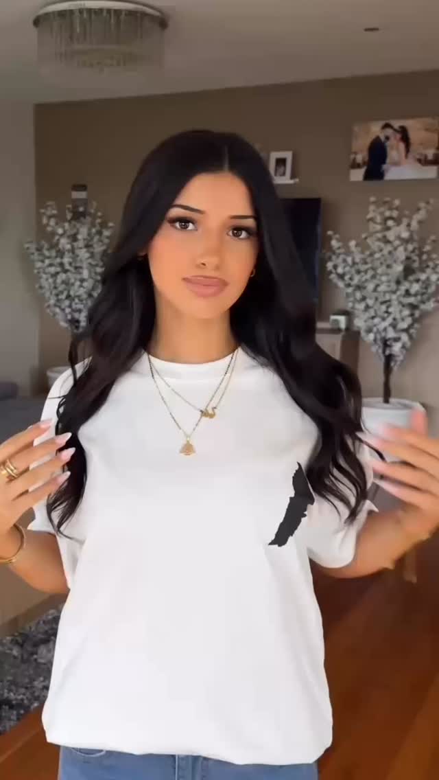 Her or Lebanon? www.lebanon-apparel.com
@alia.bardan
#lebanon #arab #lebanese #clothingbrand #model #fyp #streetwear #reels