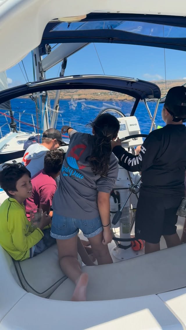 When you hand keiki the wheel, you are giving them more than direction, you’re giving them confidence, responsibility, and a horizon full of possibility 🌅⚓️
.
.
#kohalasailingfoundation #bigislandsailing #youthsailing #keikicrew #hawaiisailing #puakailimasailing #sailhawaii #kohalasailing #hawaiinonprofit #sailing