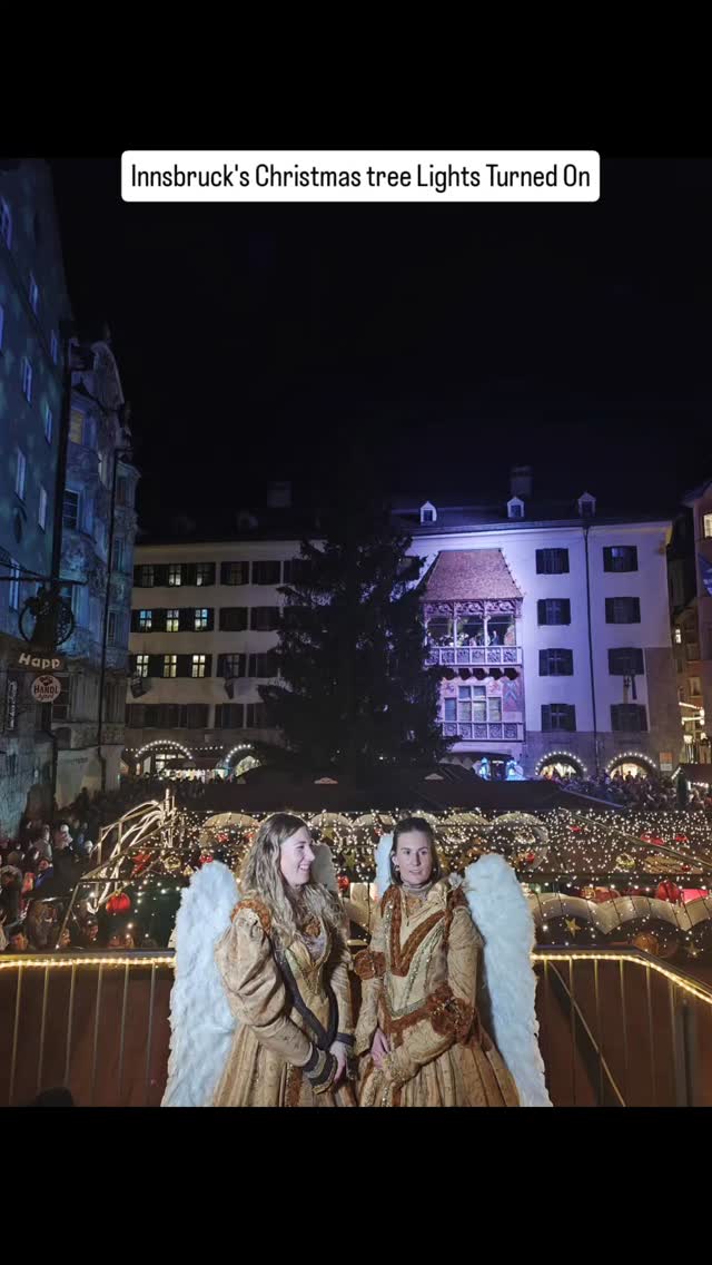 The Christmas tree lights in Innsbruck's Old Town and the Market Square were switched on today 🎄
Link to the Innsbruck Christmas Markets Guide in Bio
.
#mywinterinInnsbruck #myInnsbruck #Innsbruck #CapitalOfTheAlps #bergweihnacht #LoveTirol