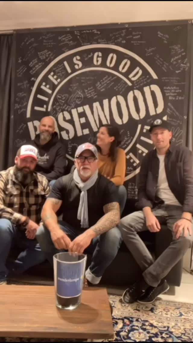 🌈 Benefizkonzert zugunsten der @stiftungwunderlampe am 29. November im @morethansoundsadliswil
Die Stiftung Wunderlampe erfüllt Herzenswünsche von Kindern und Jugendlichen mit schweren Erkrankungen oder Beeinträchtigungen.
Kommt vorbei - gemeinsam lassen wir Kinderträume wahr werden 💝
#lifeisgoodwithrosewood #swissmusic #musicfromswitzerland #americana #countrymusic #helptheonesinneed #maketheworldabetterplace