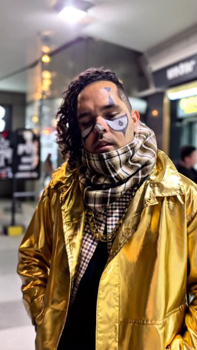 El Bebe Bambu y La Diana Nugu 🇵🇷👑🇲🇽
Flow Ojitos Mentirosos 🃏 Hoy cumplimos 5 años en NYC🗽 Llegamos con casi nada en los bolsillos pero con mucho mucho en el morral! 💎
Somos artistas, somos Oro y Nunca falta el amor. ❤️
Muchos projects de Camino 👣
Music, Arte, ShortFilms 🎬
Si no me Crees .. no me Creas
🪘
#clown #clownmakeup #clowns #clownshoes
#puertorico #mexico #newyorkcity #bebebambu #cholaclown #coconut🥥mask #clowncore