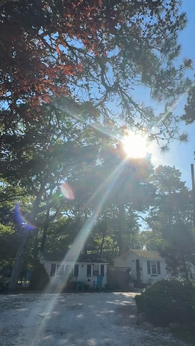 Clean cabin ✔️
Pet friendly ✔️
Perfect weekend getaway ✔️
All that’s missing? You. 💛
#YarmouthCountryCabin #MaineCabin #CozyEscape”