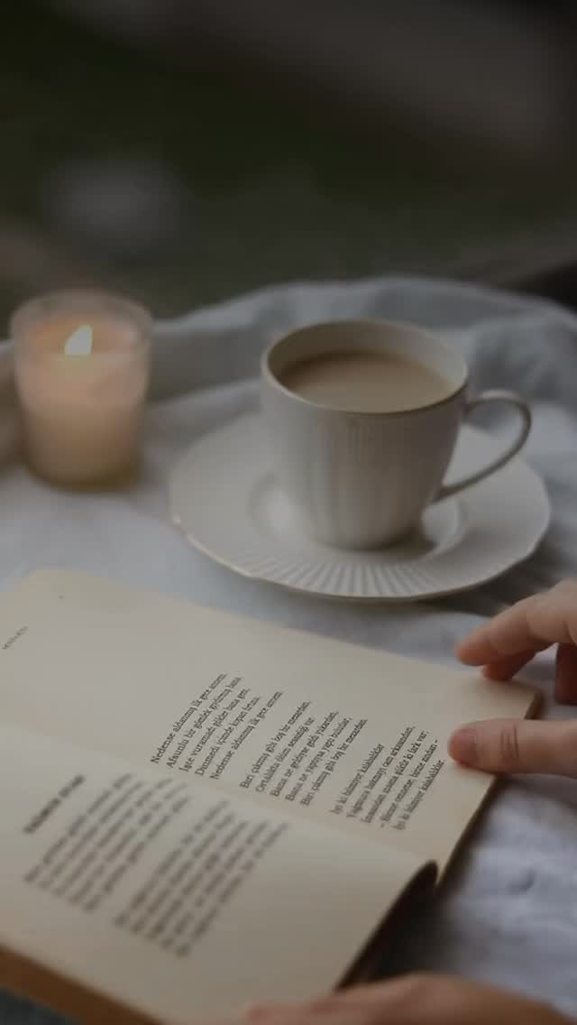 📚Weekend littéraire à la Foire du Livre de Brive
✨Pour cette belle occasion, j’ai eu la joie d’organiser un weekend littéraire d’exception pour un groupe de 6 passionnées de lecture ❤️
✨Un moment suspendu, riche d’échanges, de découvertes et d’émotions autour de nos amours livresques.
📖Au programme :
🏅Un séjour de 3 jours au cœur d’un gîte de France
🕵️Une visite privée de 5 maisons d’édition
🎙️Des conférences inspirantes, des conversations intimes, des séances de dédicaces et des rencontres inoubliables !
🙏Un immense merci aux participantes pour leur confiance et leur belle énergie 💫
🖋️Cette parenthèse de douceur, entourée de si belles âmes, vient confirmer un peu plus encore le chemin que j’emprunte en tant qu’Autrice💫
✨Merci également à tous mes partenaires qui ont rendu cette expérience possible :
@foirelivrebrive, le service culturel de la @ville2brive, la médiathèque de Brive, l’association AENA @assoediteursna
ainsi qu’à des auteurs et autrices remarquables : @aurelie_valognes , @yael.braunpivet , @laugaude @titiou @piergiorgiopulixi @delmontlaurent @livraisondemots @loise_lyonnet et tant d’autres
Si vous aussi souhaitez vivre une aventure littéraire unique, n’hésitez pas à me contacter 🌿
😊À l’année prochaine !
www.laetitiavia.fr
#FoireLivreBrive #BriveLagaillarde #Littérature #Autrice #PassionLivresque #RencontresLittéraires #Livre #Brive2025 #WeekendLittéraire