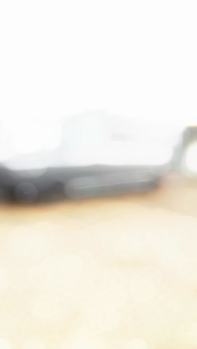 Dieser wahnsinnig schöne Crafter hat eine Teilfolierung im topographischen Design bekommen, hinterlegt mit einer schwarz matten Folie und das Design passend zur Wagenfarbe.
Desweiteren gab es ein Chrome delete, um das Aussehen dieses VW‘s absolut stimmig zu machen!
Ein absolut tolles Projekt, was sehr viel Spaß gemacht hat.
Danke für dein Vertrauen!😋
___________________________________________________ #deepground #vw #crafter #vollswagen #wrappedworld #campervans #wrappedcars #owlvans #carporn #cars #wrapped #beschriftung #elbtormobile #camping #bulli #bus #campinglife #campingtrip #perfection #transport #seikel4x4 #delta4x4 #reikawheels #grandcalifornia