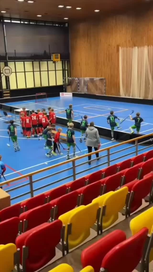 Dnes naši žáci ze ZŠ Lacerta Znojmo skvěle reprezentovali školu na florbalovém turnaji ČEPS CUP 2025 (1. stupeň) a vybojovali úžasné 2. místo! 🥈
Děkujeme dětem za bojovnost, nasazení a férovou hru. Jsme na vás pyšní! 💛🦎
#waldorflacerta #znojmo #flotbal #děti #skola
