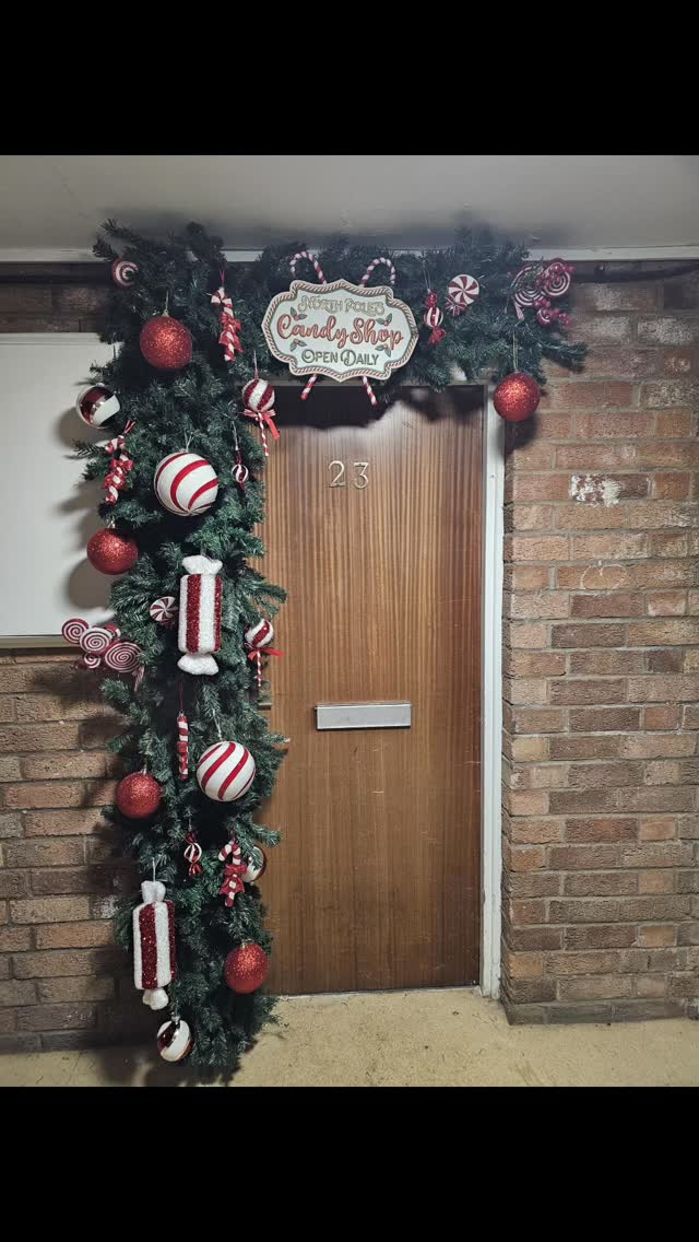 😍😍😍 candy came christmas door garland #christmasdecorations🎄 #eventstyling #doorgarland